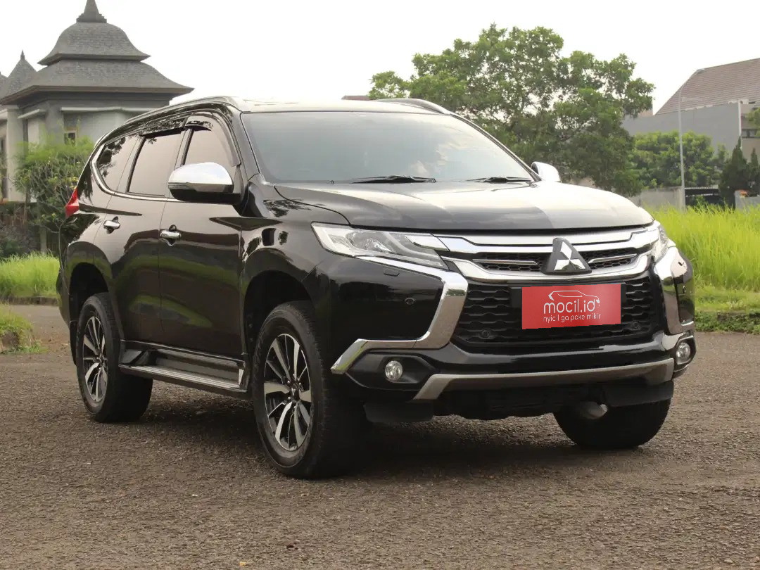 Mobil Mitsubishi Pajero Sport Dakar 4x2 Automatic 2018