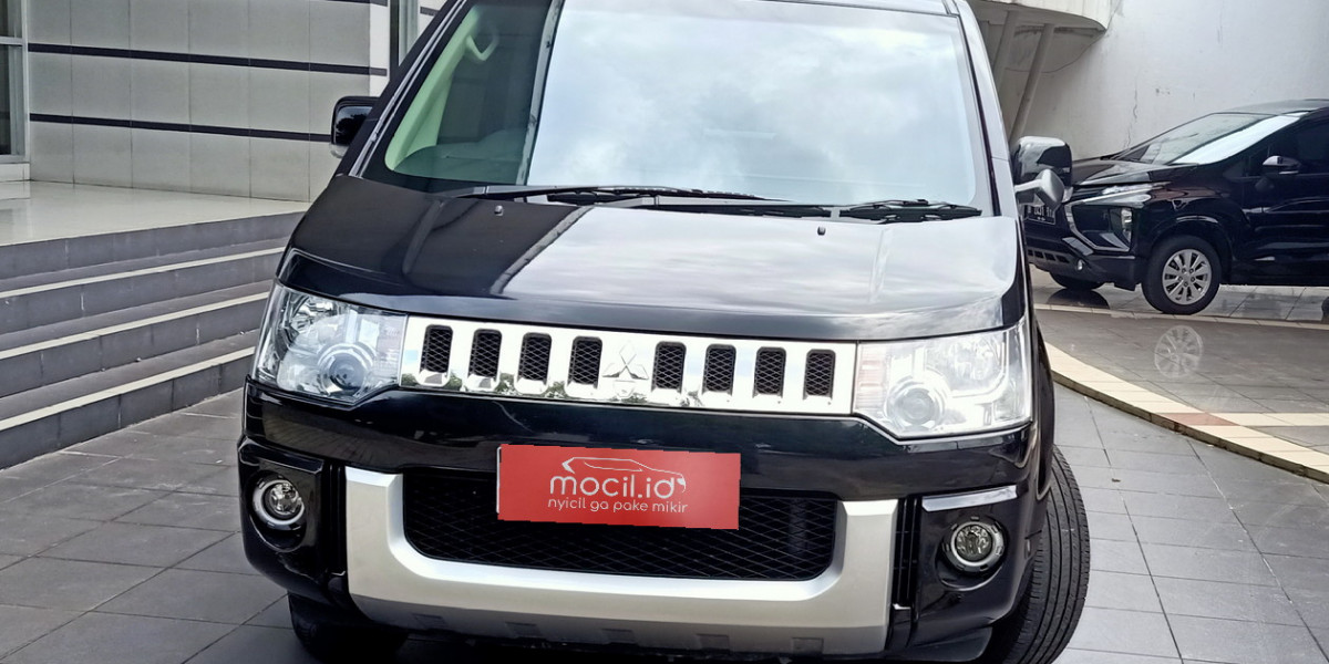 MITSUBISHI DELICA 2.0L STANDART AT 2015