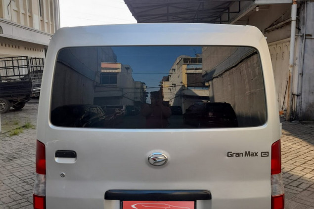 DAIHATSU GRAN MAX 1.3L D MINI BUS AC MT 2016