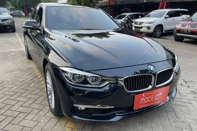 BMW SERIE 3 F30 320i LUXURY AT 2018