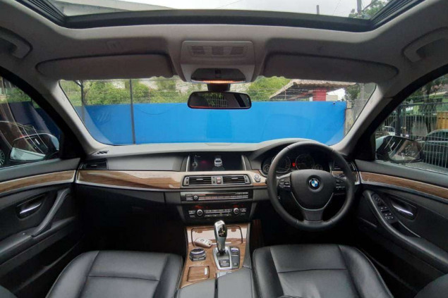 BMW SERIE 5 F10 520i AT 2014