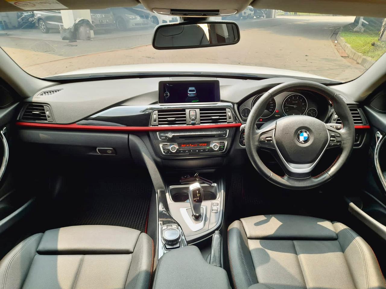 BMW SERIE 3 F30 320i SPORT AT 2014