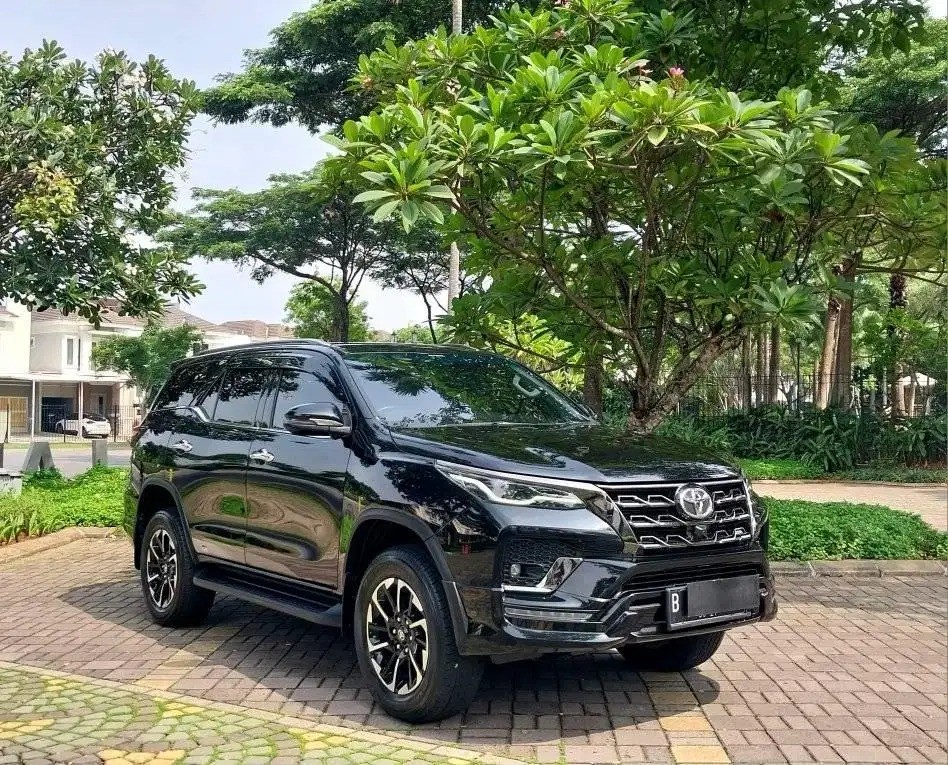 Mobil TOYOTA FORTUNER 2.8L VRZ GR SPORT AT 2022 - Mocil.id