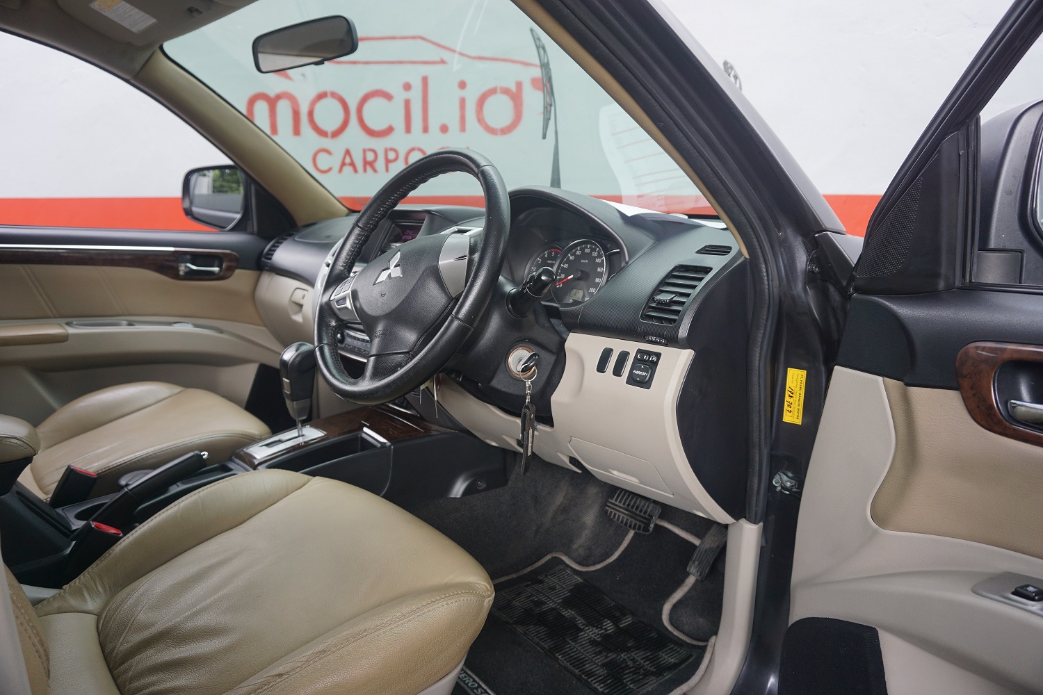 Mobil MITSUBISHI PAJERO SPORT EXCEED A/T 12 mantaap